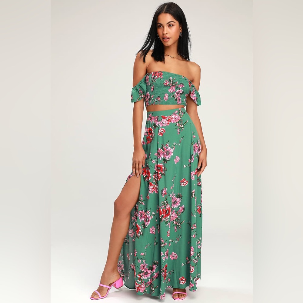 Lulu’s Away on Vacay Green Floral Print Two Piece Set Size Small
